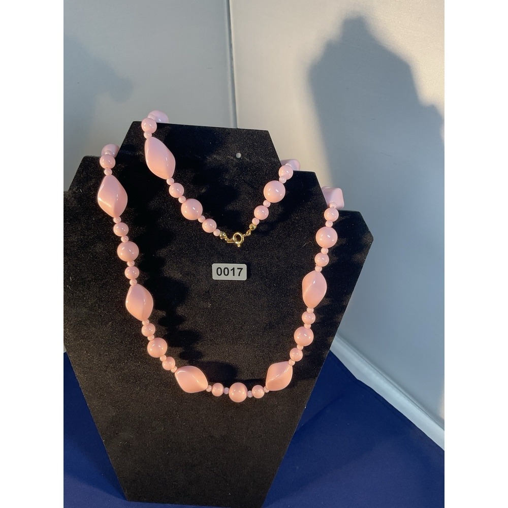 Vintage Pink Beaded Necklace Geometric Faceted Round Beads Gold Tone Clasp 24 In
